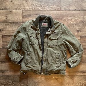 Cozy green Levi’s jacket